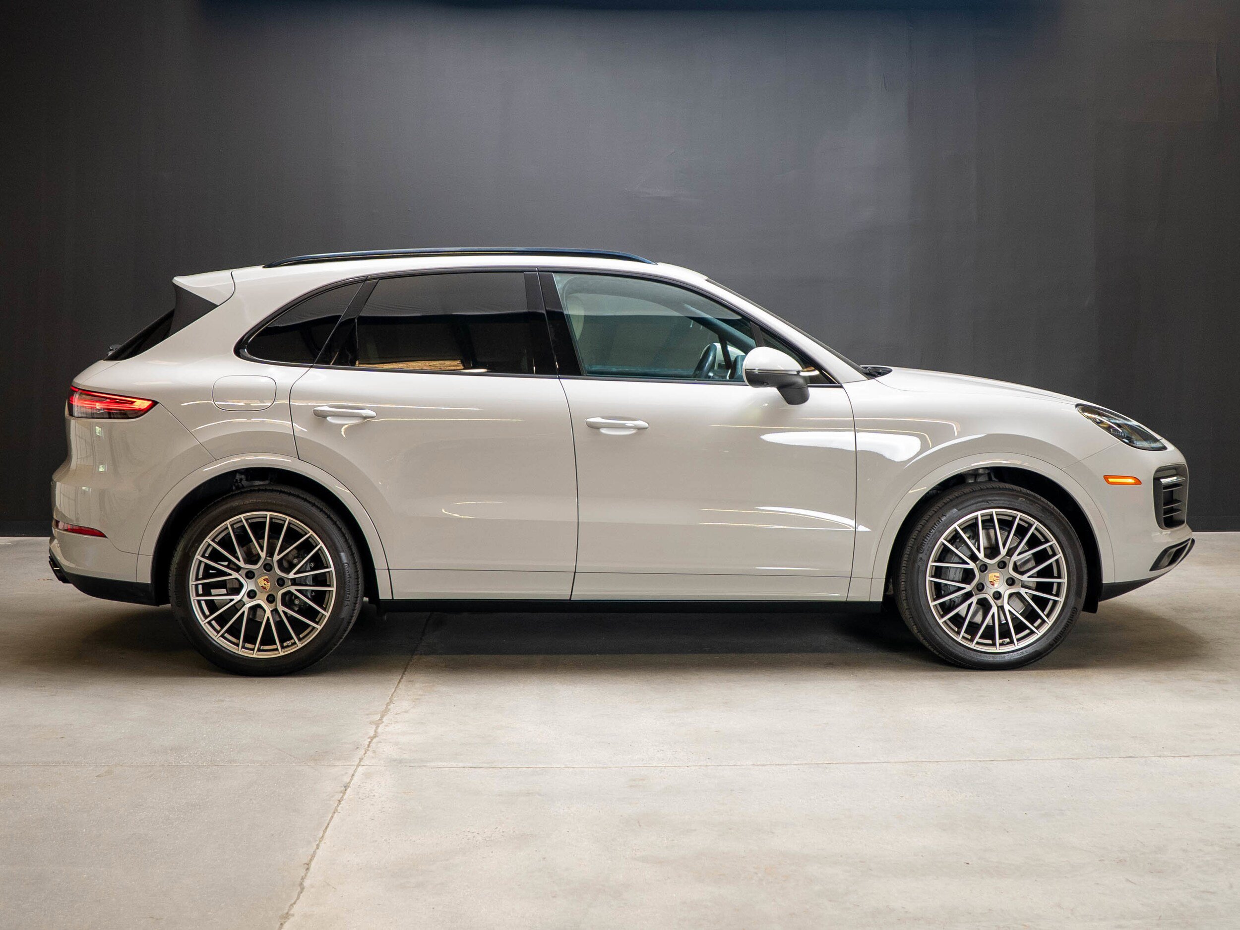 Certified 2023 Porsche Cayenne S Platinum AWD/4WD image 8