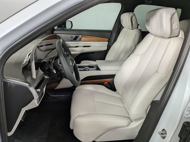 New 2027 Cadillac Vistiq Luxury w/ LPO, Floor Liner Package AWD/4WD image 18