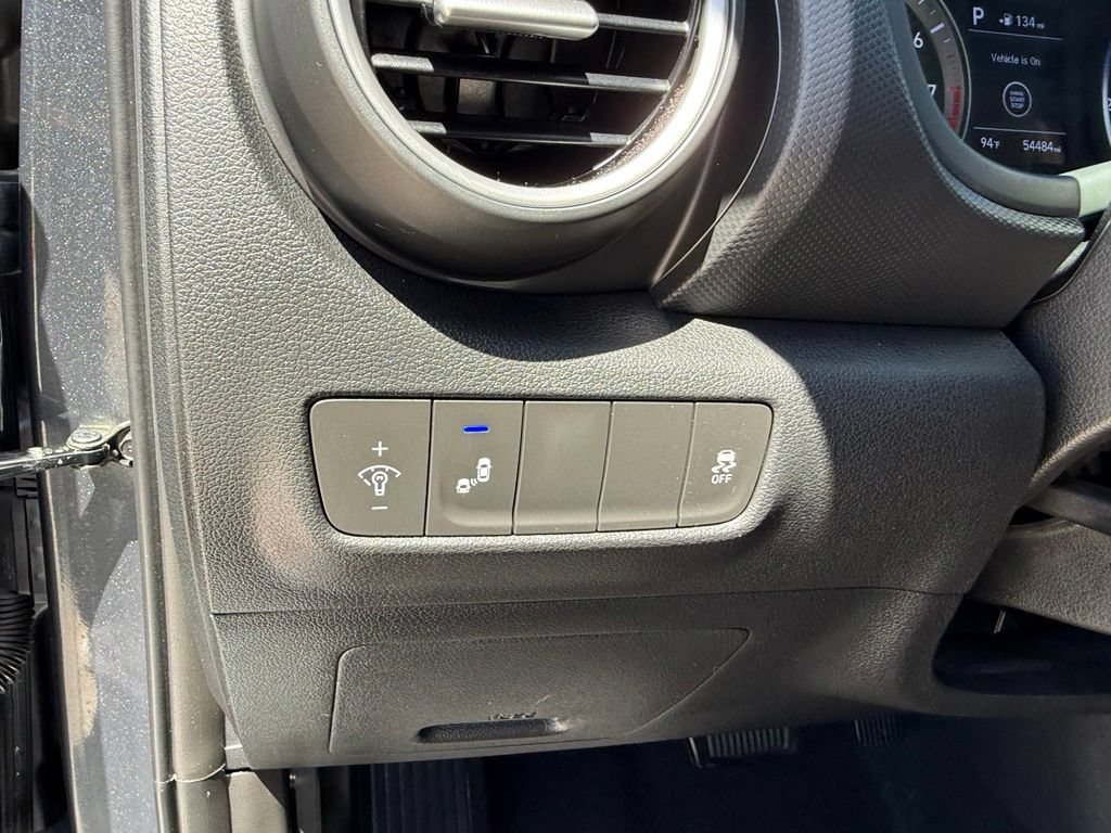 Used 2018 Hyundai Kona Limited FWD image 12