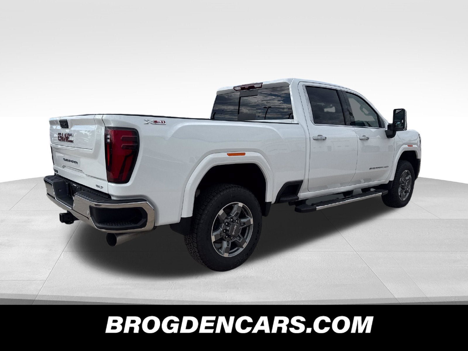 New 2026 GMC Sierra 3500 SLT w/ SLT Premium Package AWD/4WD image 3