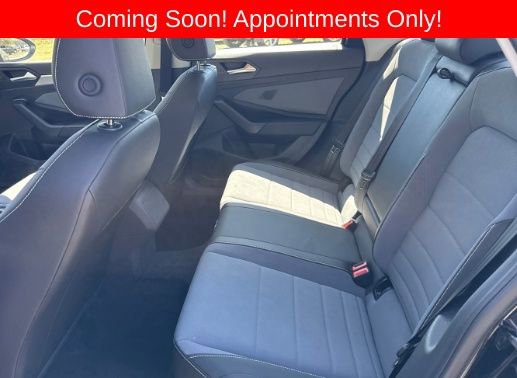 Used 2025 Volkswagen Jetta SE w/ Sunroof Package FWD image 5