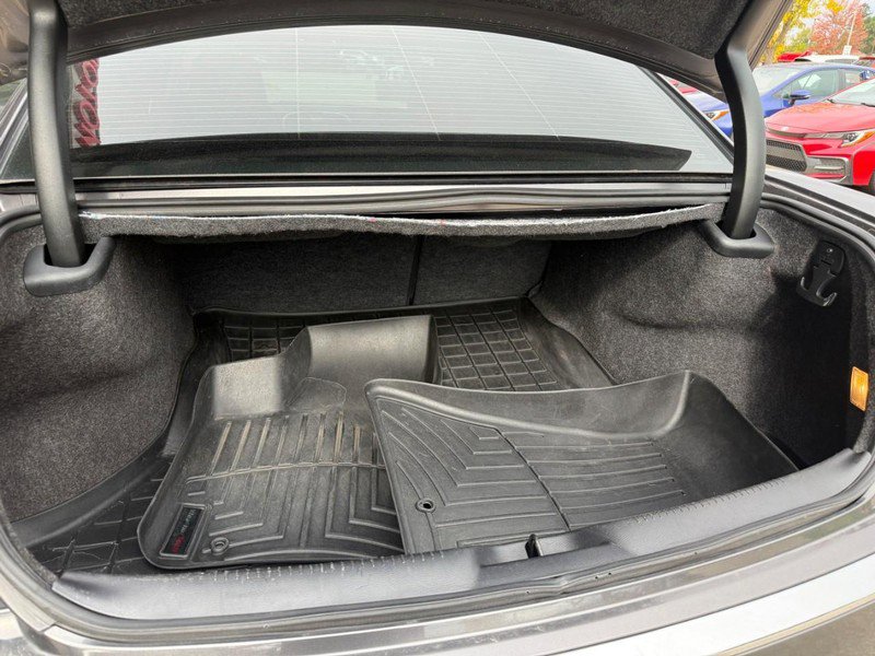 Used 2016 Chrysler 300 Limited RWD image 13