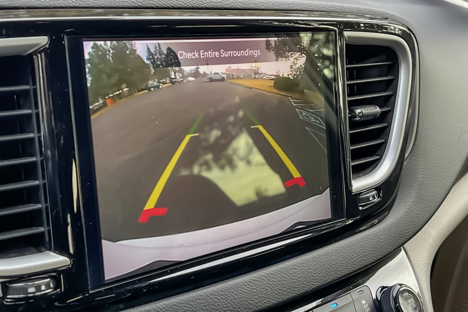 Used 2023 Chrysler Pacifica Touring-L image 26