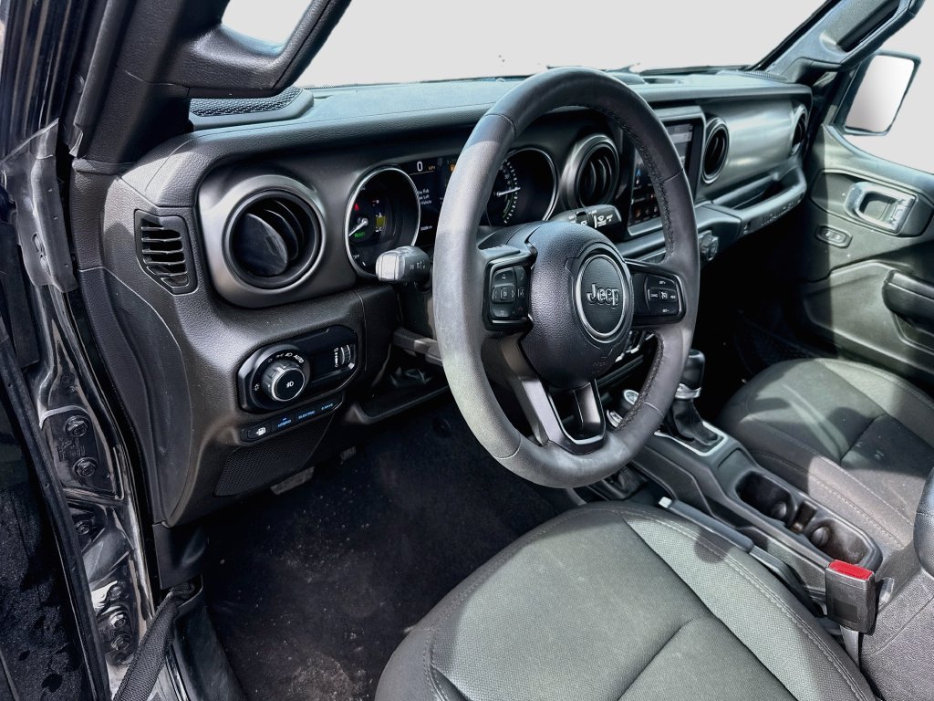 Certified 2023 Jeep Wrangler Unlimited w/ Sun & Screen Package AWD/4WD image 10
