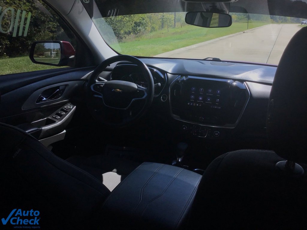 Used 2021 Chevrolet Traverse LT image 25
