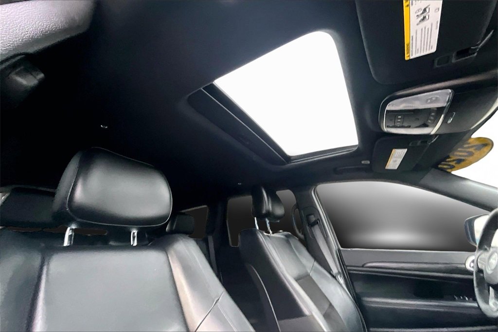 Used 2020 Jeep Grand Cherokee Altitude image 2