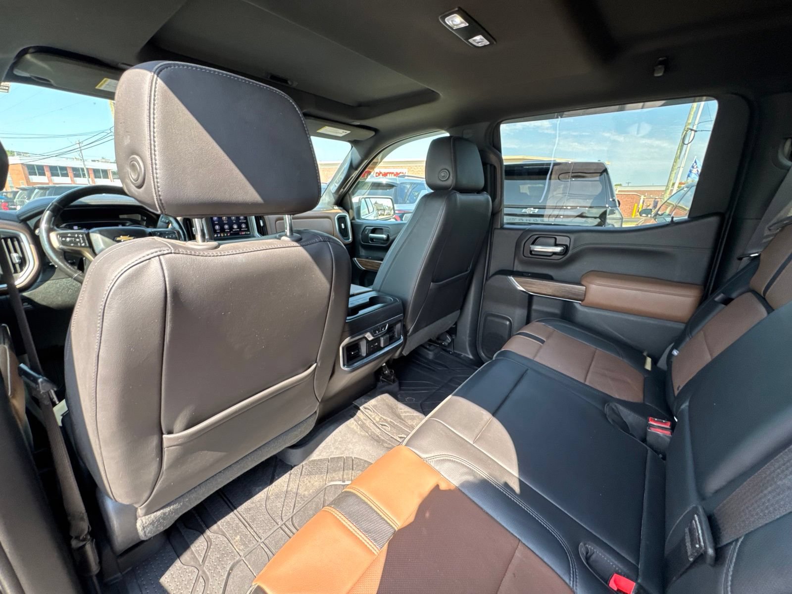 Used 2020 Chevrolet Silverado 1500 High Country w/ Technology Package AWD/4WD image 30