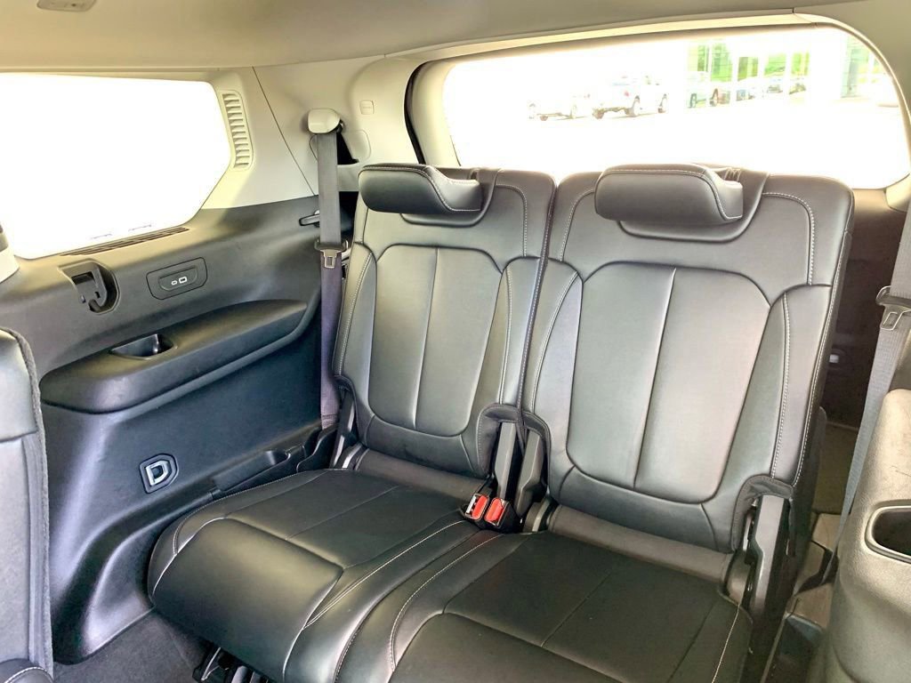 Used 2022 Jeep Grand Cherokee L Limited AWD/4WD image 22