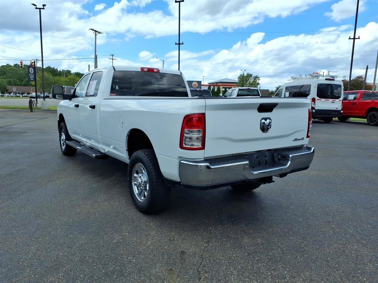 Used 2024 RAM 2500 Tradesman w/ Chrome Appearance Group AWD/4WD image 7