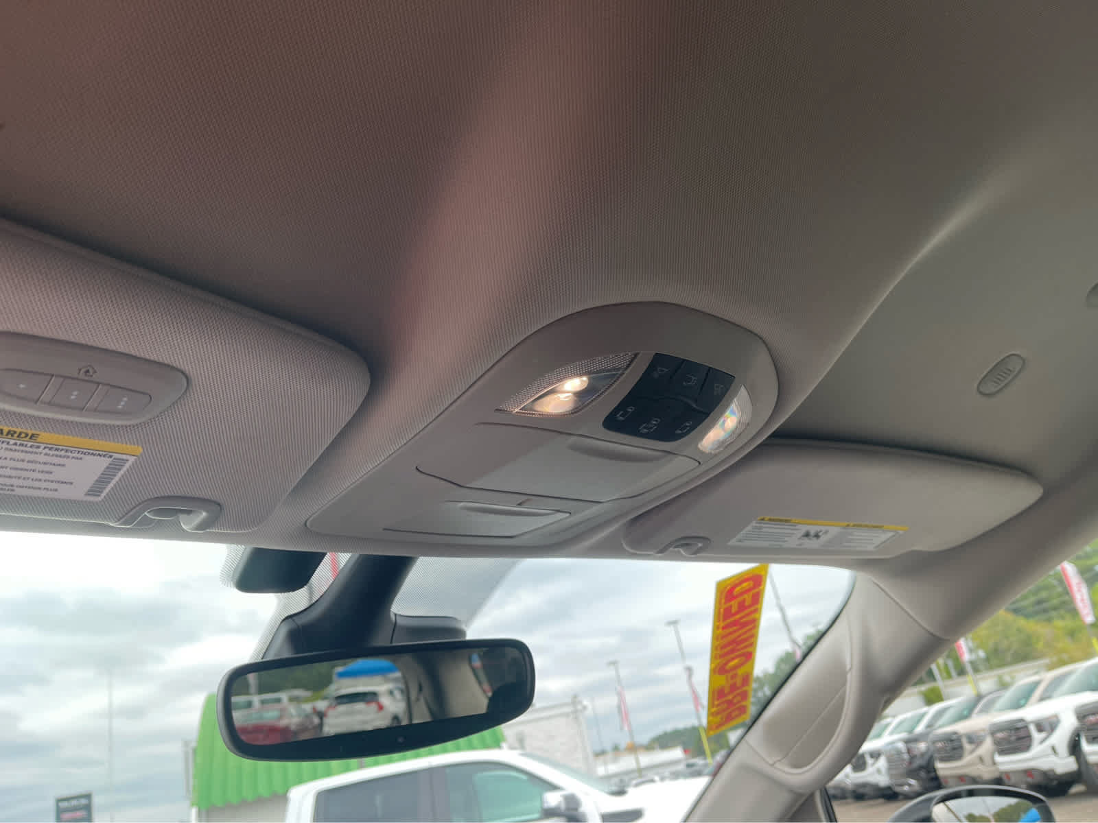 Used 2022 Chrysler Pacifica Touring-L FWD image 18