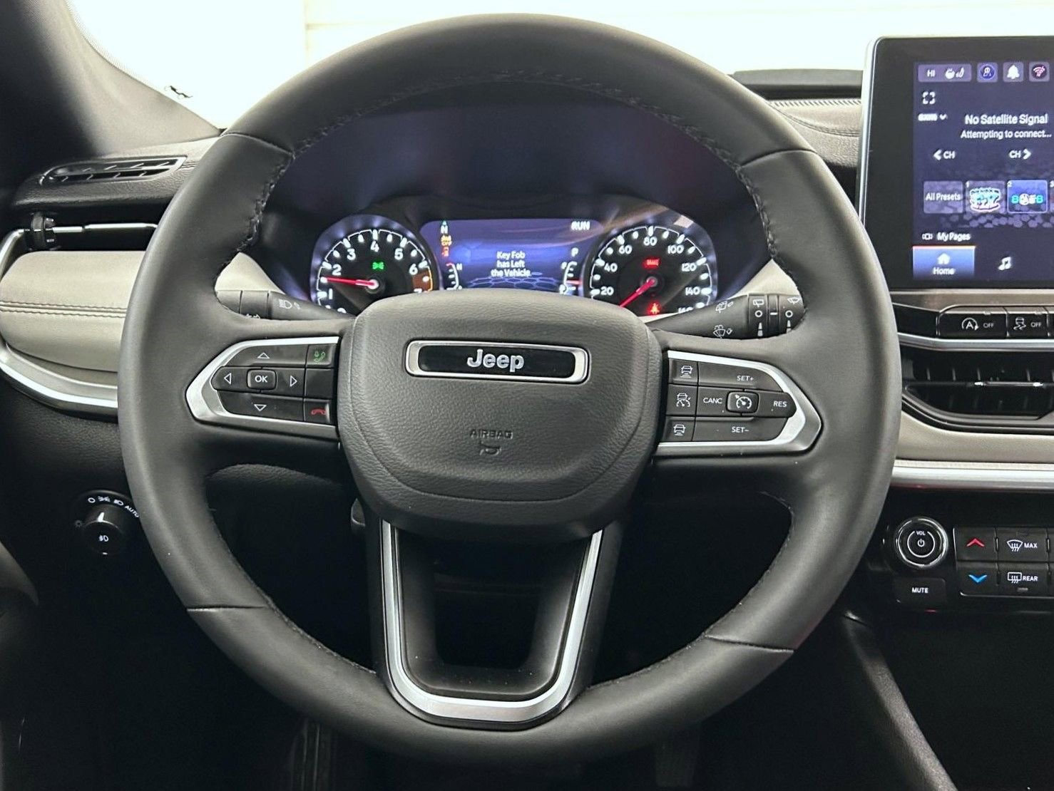 Certified 2025 Jeep Compass Limited AWD/4WD image 11