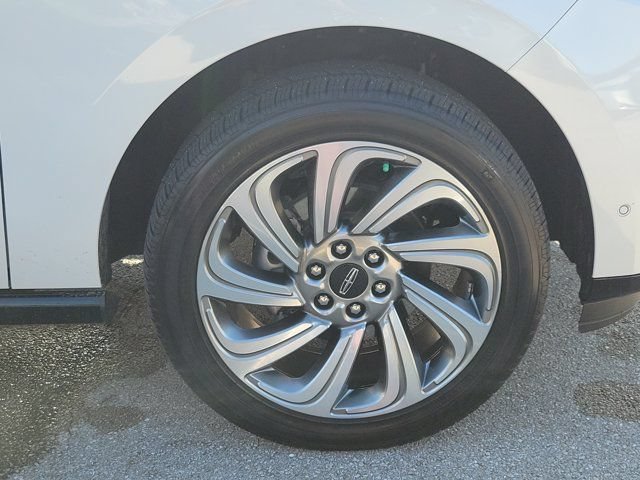 Certified 2023 Lincoln Navigator Reserve AWD/4WD image 12