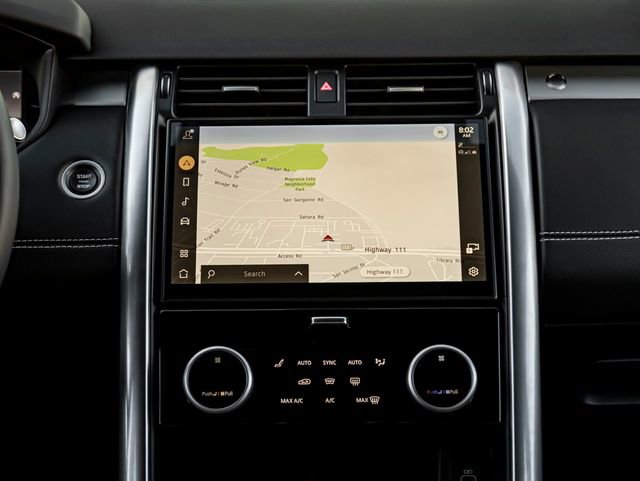 Used 2025 Land Rover Discovery Dynamic SE AWD/4WD image 18