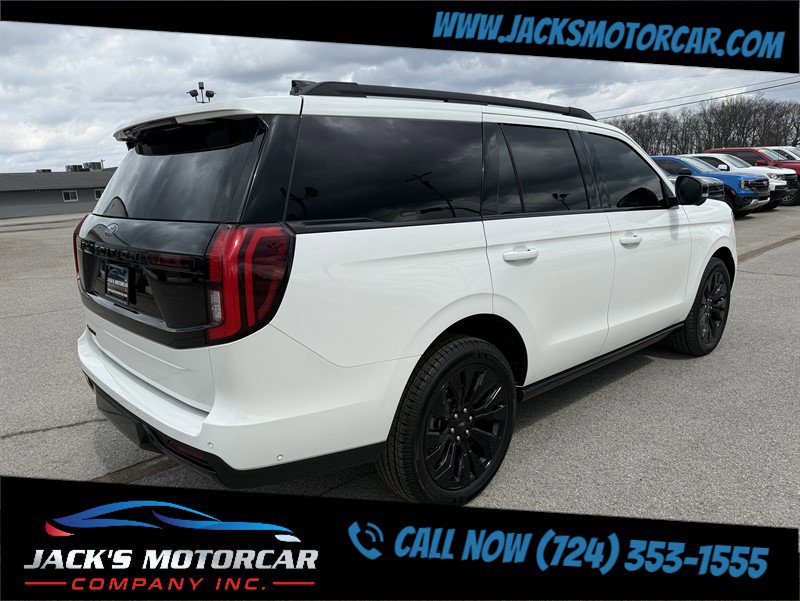 Used 2025 Ford Expedition Platinum w/ Stealth Appearance Package image 9