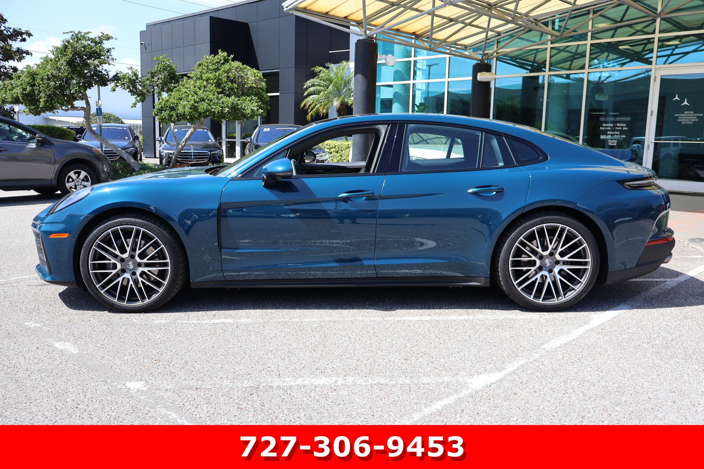 Used 2024 Porsche Panamera 4 image 6