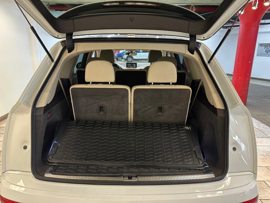 Used 2018 Audi Q7 3.0T Prestige w/ Prestige Package image 23