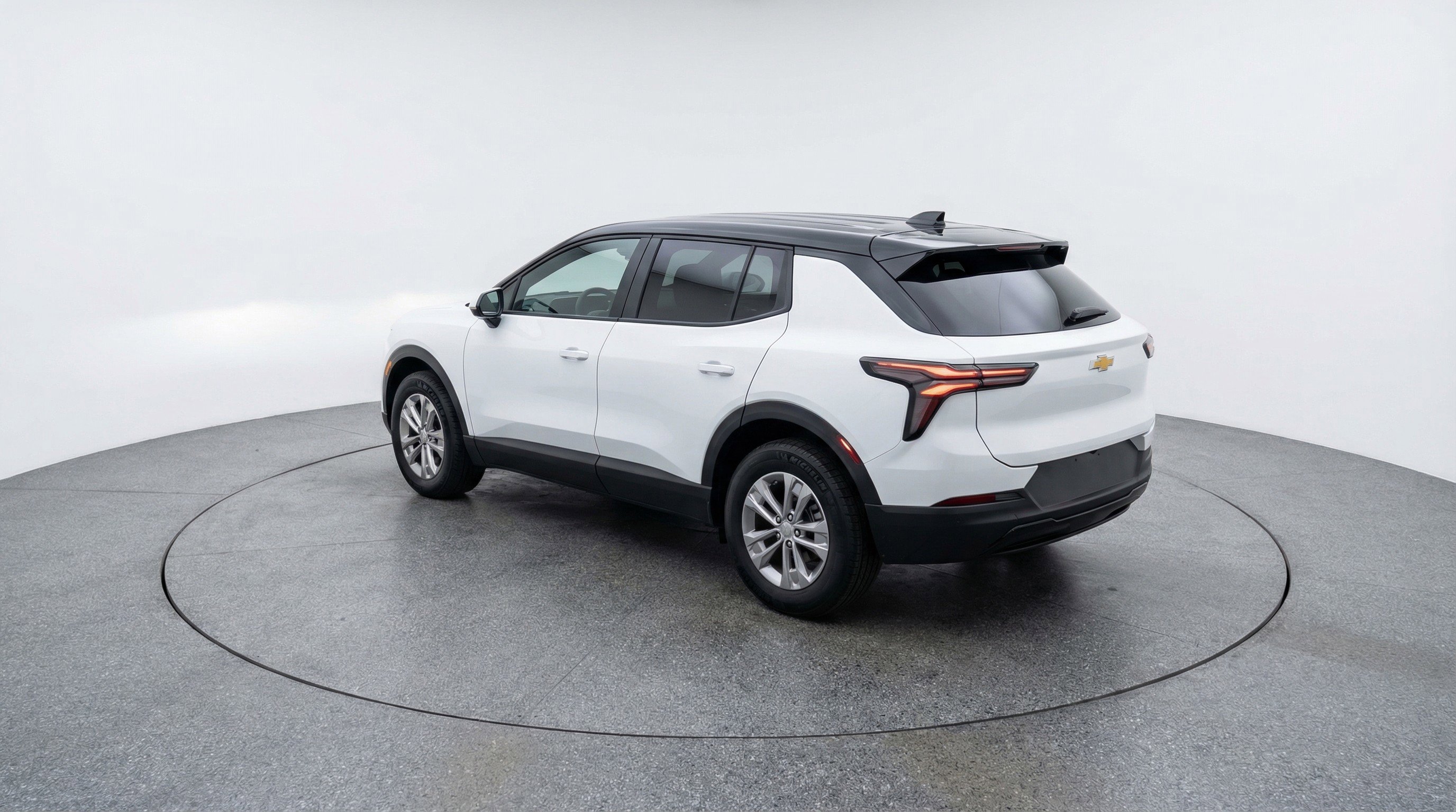 Used 2025 Chevrolet Equinox LT image 6