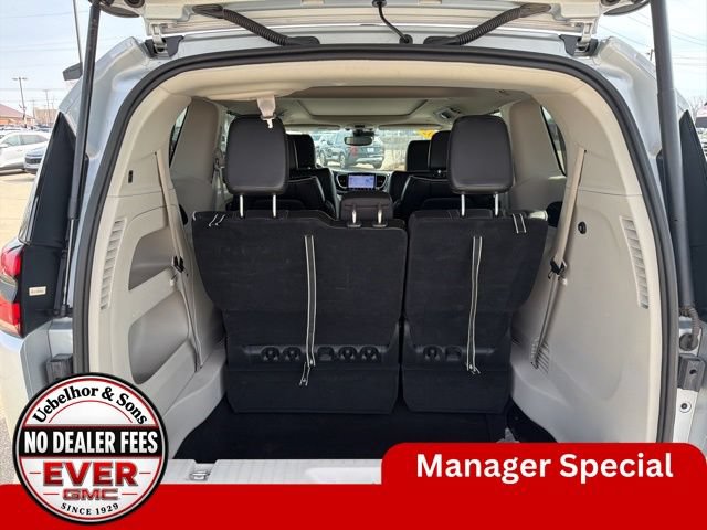 Used 2024 Chrysler Pacifica Limited FWD image 11
