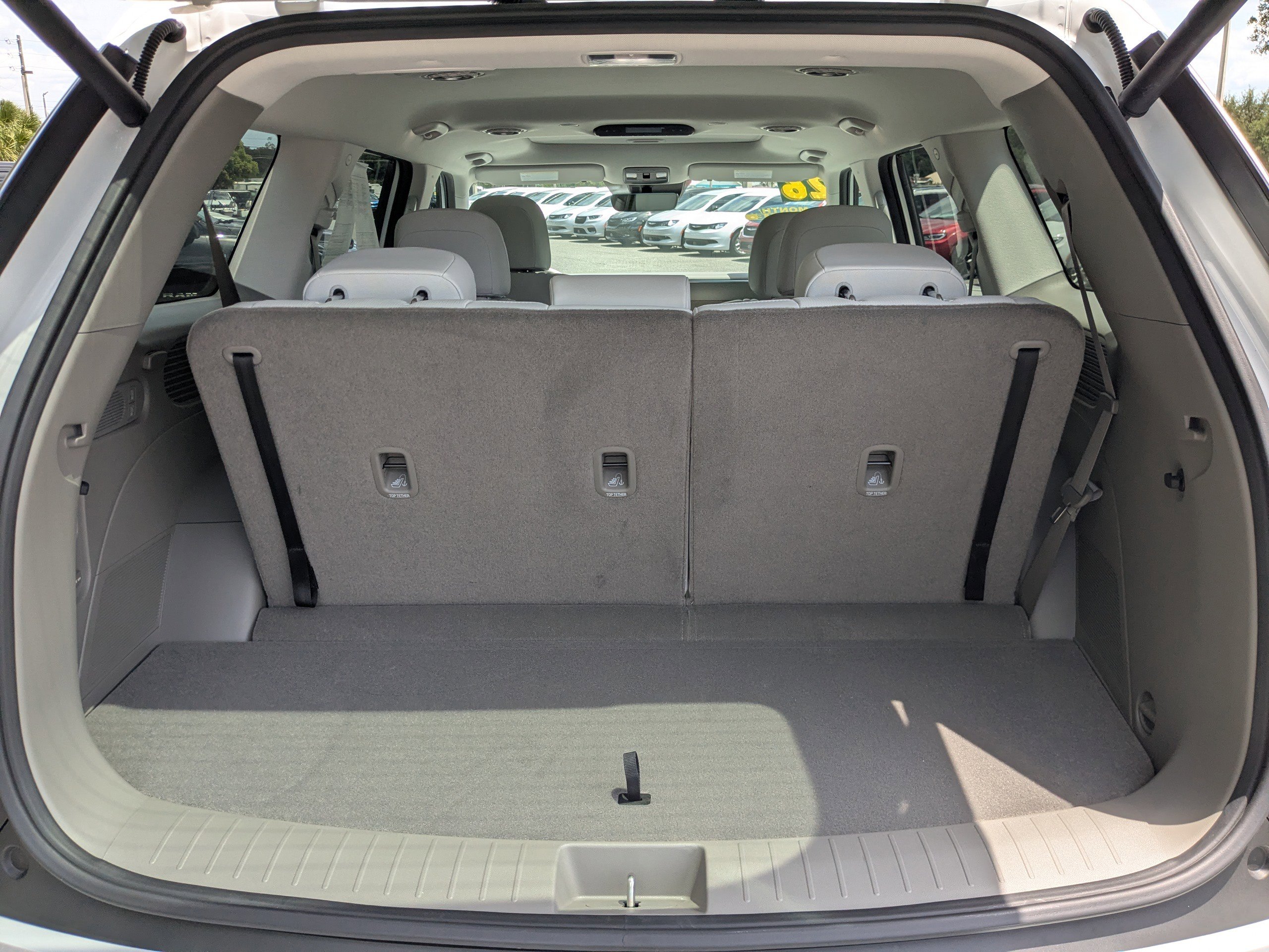 Used 2026 Hyundai Palisade SEL FWD image 12