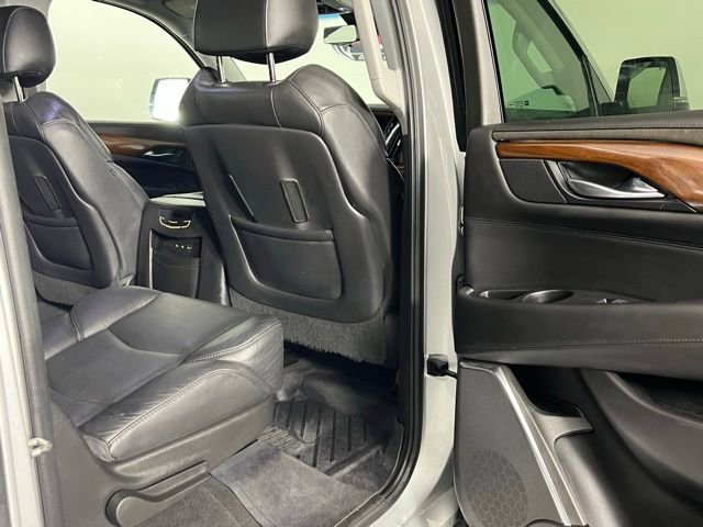 Used 2018 Cadillac Escalade ESV Luxury w/ LPO, Radiant Package image 28