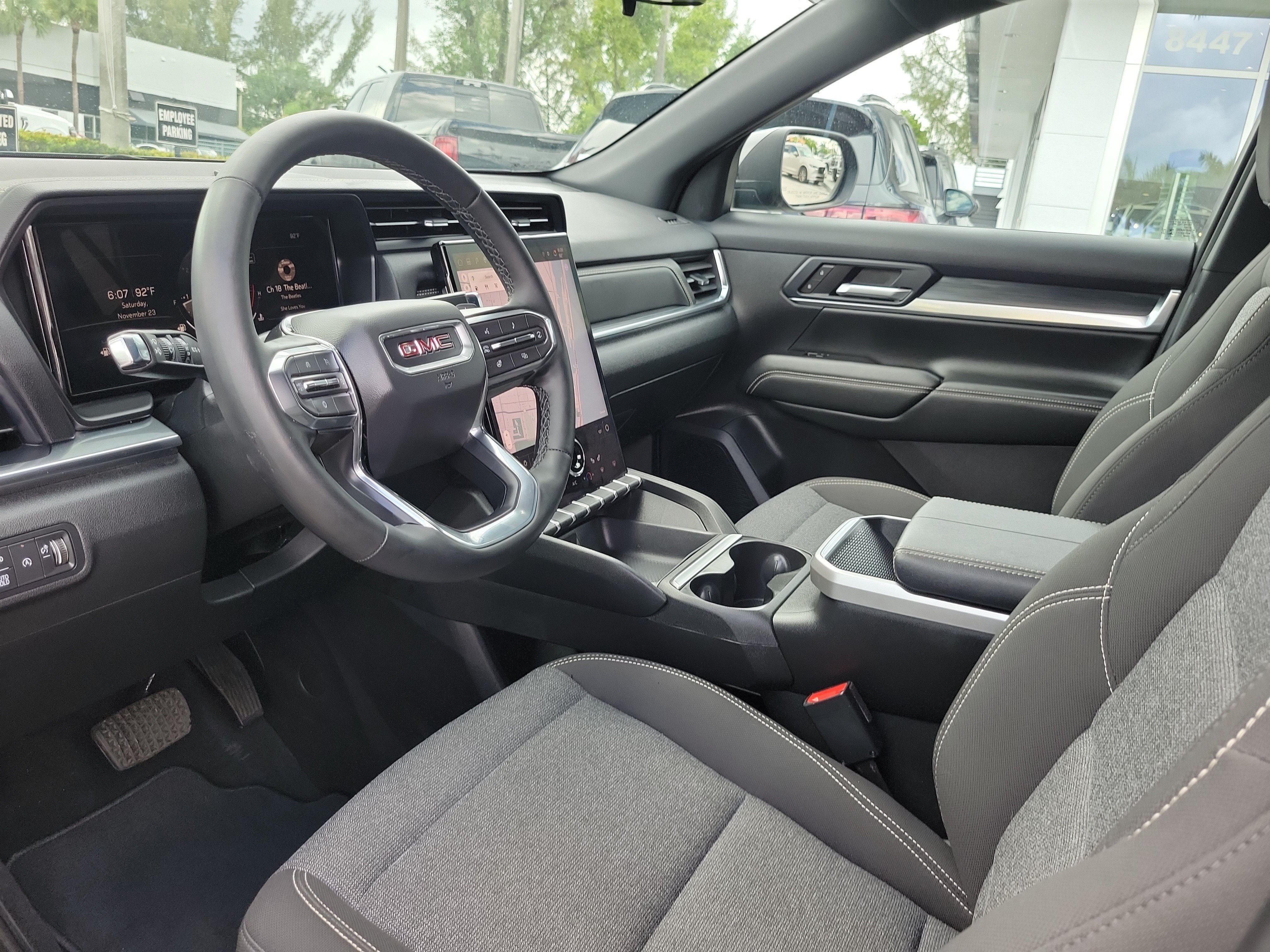 Used 2025 GMC Terrain Elevation w/ Black Edition AWD/4WD image 9