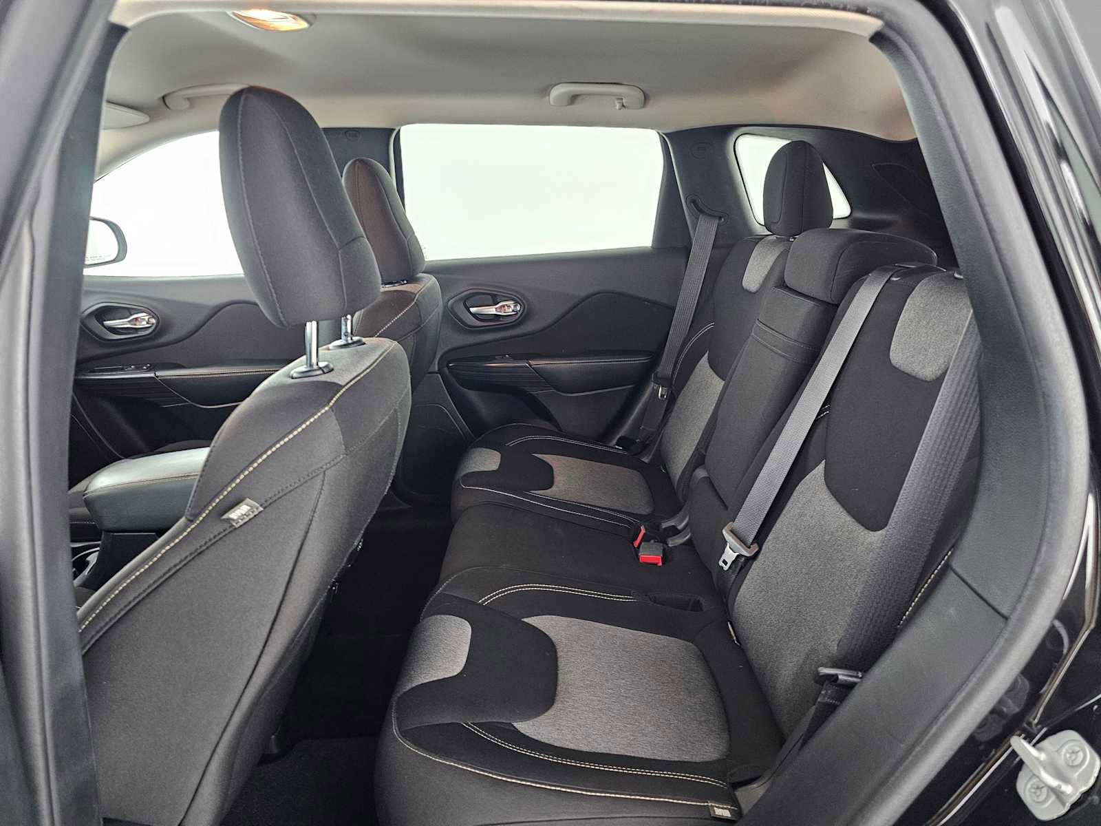 Used 2014 Jeep Cherokee Latitude image 16