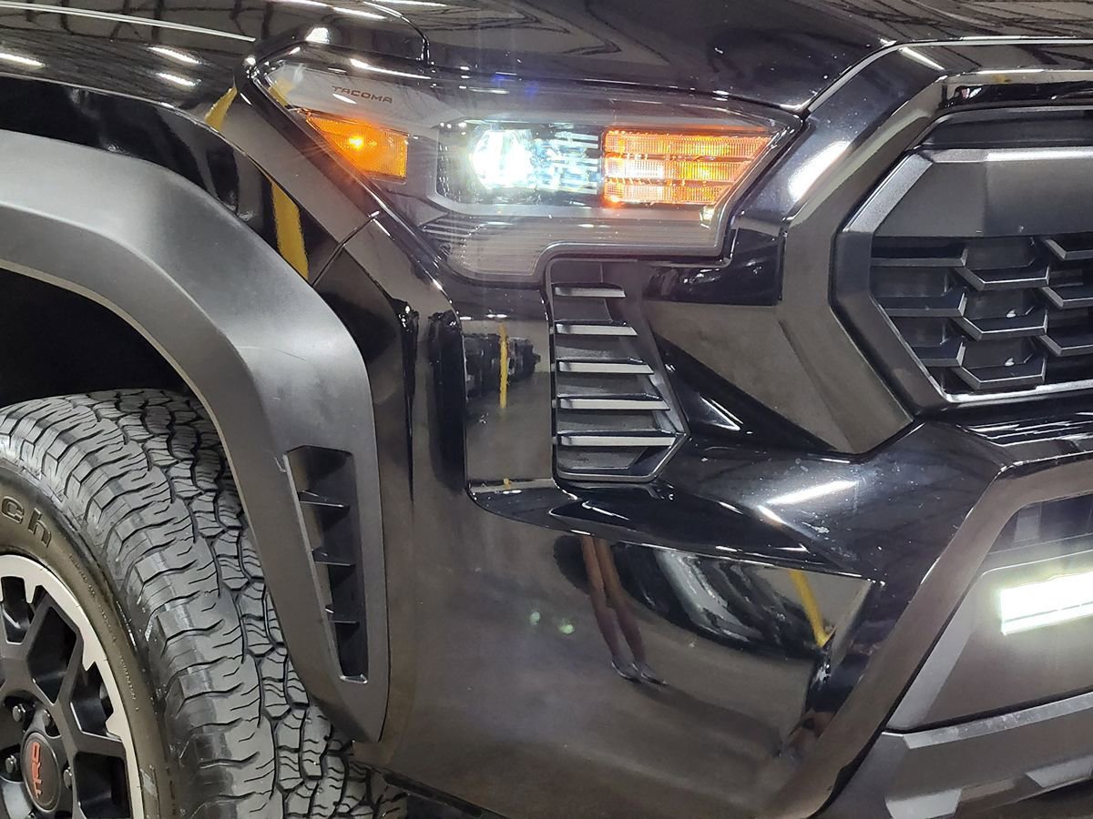 Used 2024 Toyota Tacoma TRD Off-Road AWD/4WD image 13