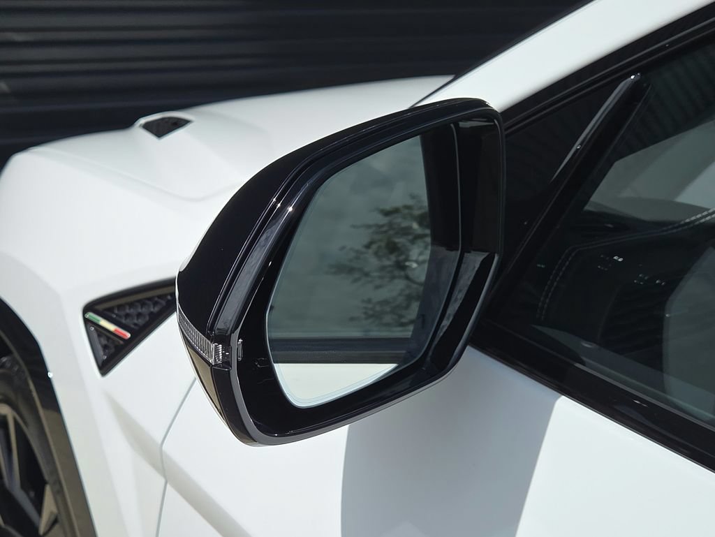 Used 2024 Lamborghini Urus S AWD/4WD image 29