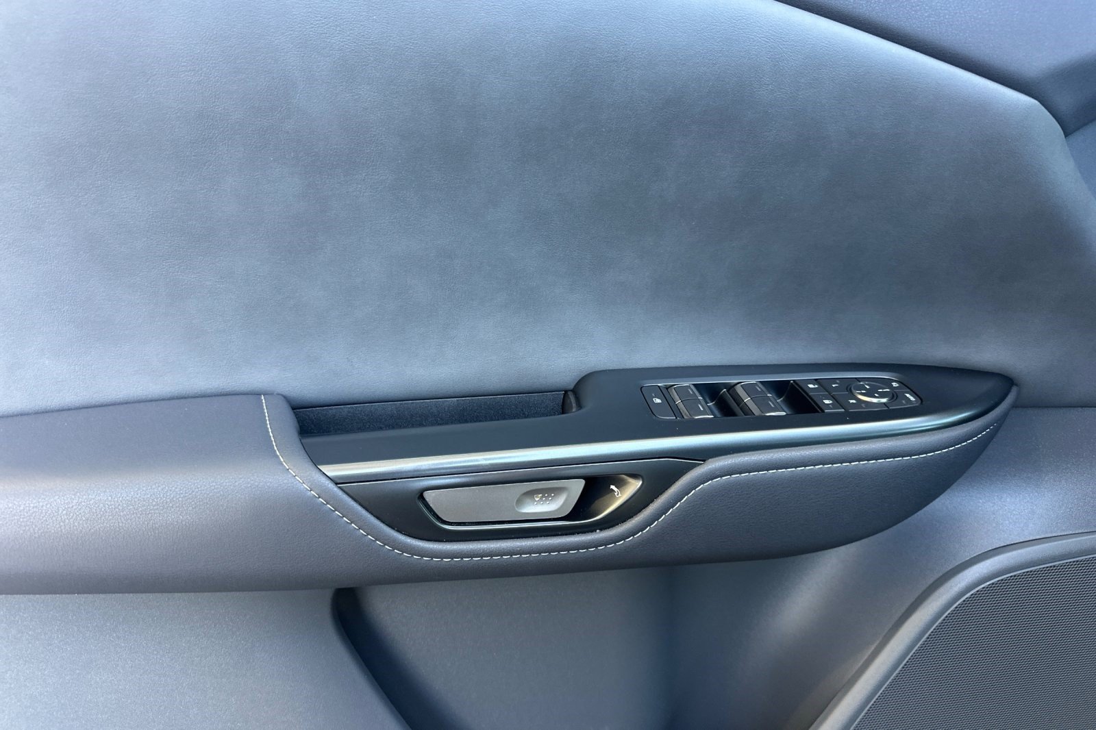 Certified 2024 Lexus RZ 300e Premium FWD image 12