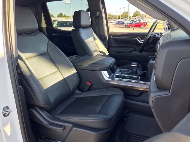 Used 2023 Chevrolet Silverado 1500 LT Trail Boss w/ LT Trail Boss Premium Package AWD/4WD image 17