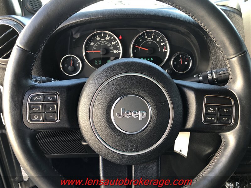Used 2013 Jeep Wrangler Unlimited Sport w/ Connectivity Group AWD/4WD image 13