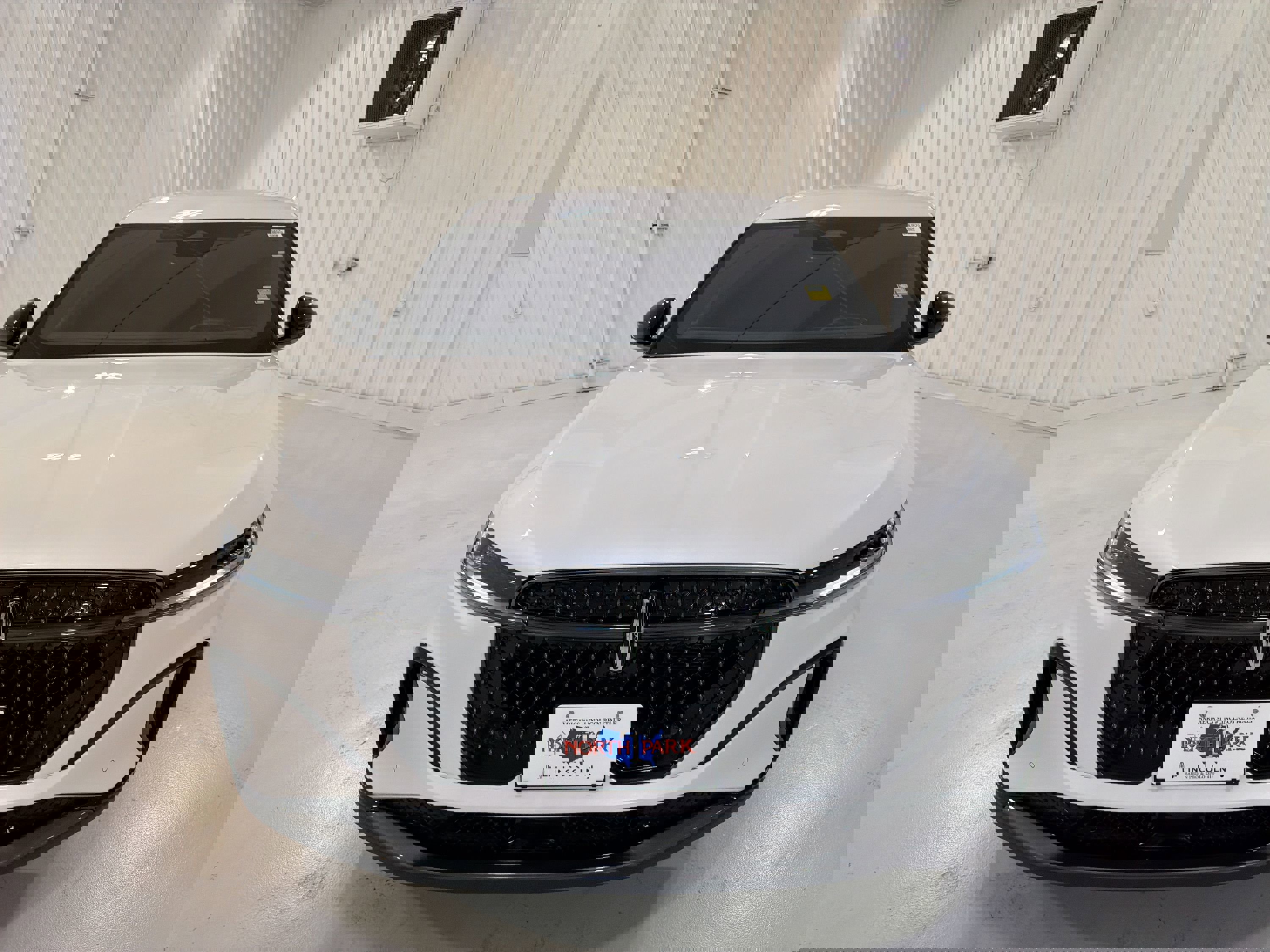 Used 2025 Lincoln Nautilus Premier w/ Jet Appearance Package image 31