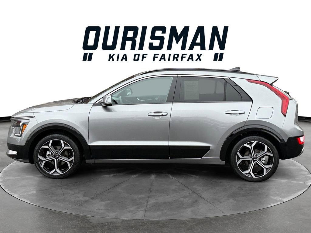 Certified 2025 Kia Niro EX Touring image 3