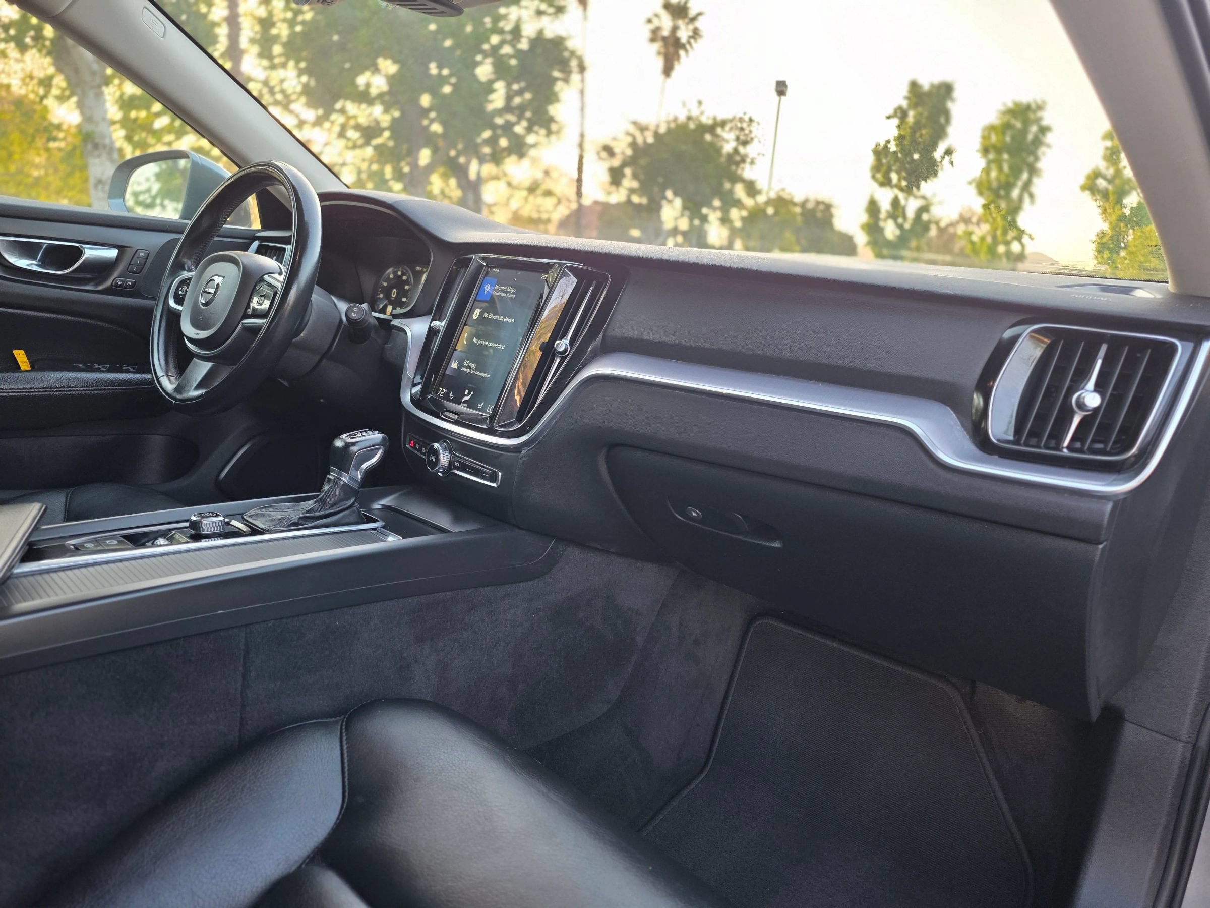 Used 2020 Volvo V60 T5 Momentum FWD image 14