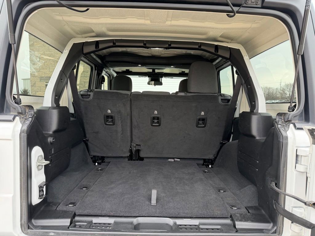 Used 2024 Jeep Wrangler Rubicon image 9