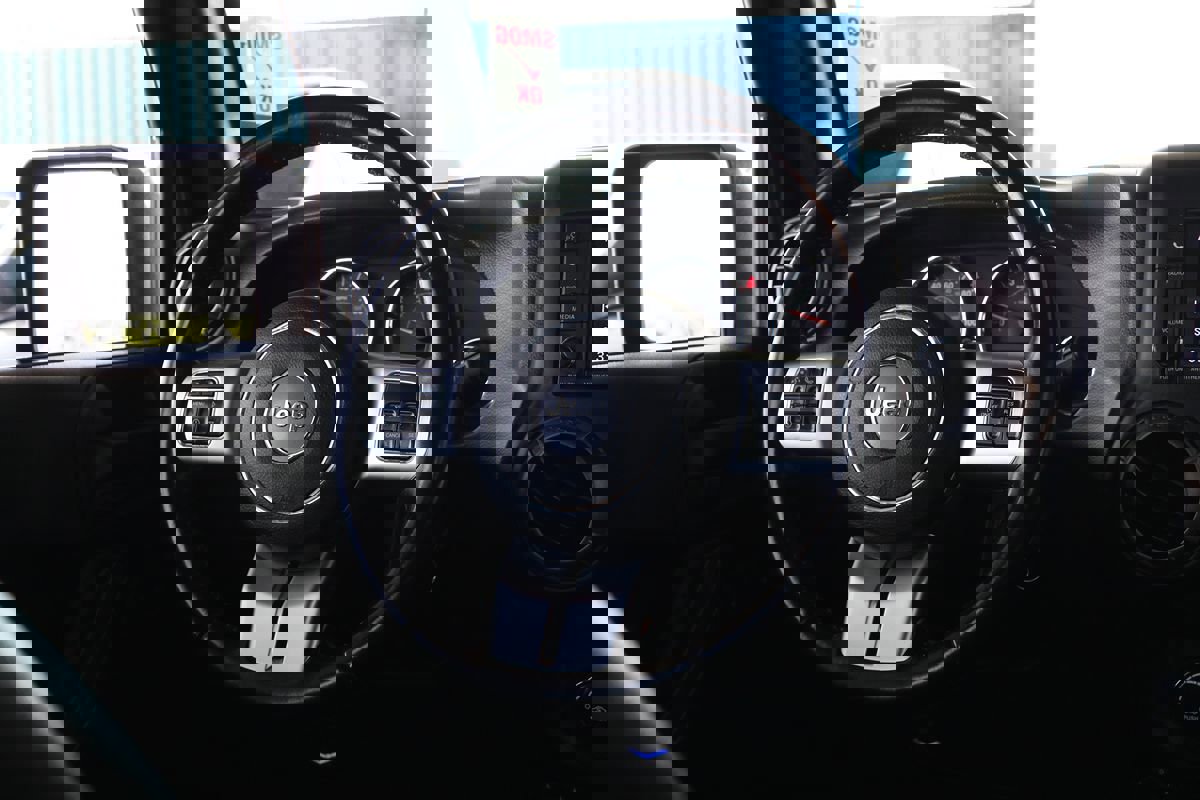 Used 2018 Jeep Wrangler Unlimited Sport image 17