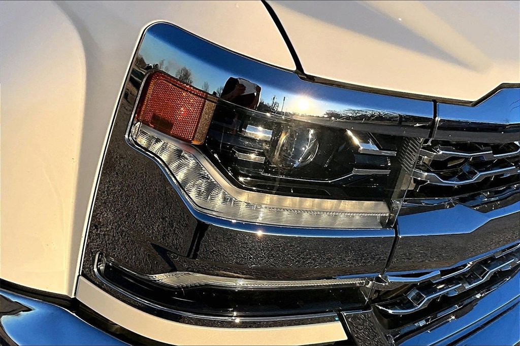 Used 2018 Chevrolet Silverado 1500 LTZ w/ Texas Edition image 31