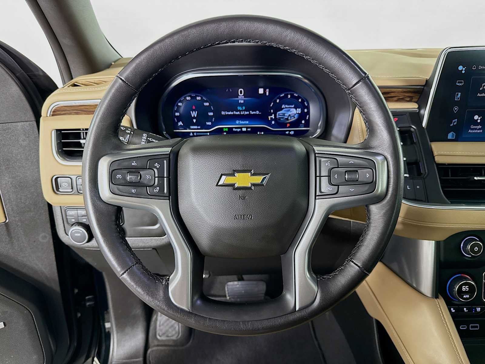 Used 2023 Chevrolet Tahoe Premier AWD/4WD image 12