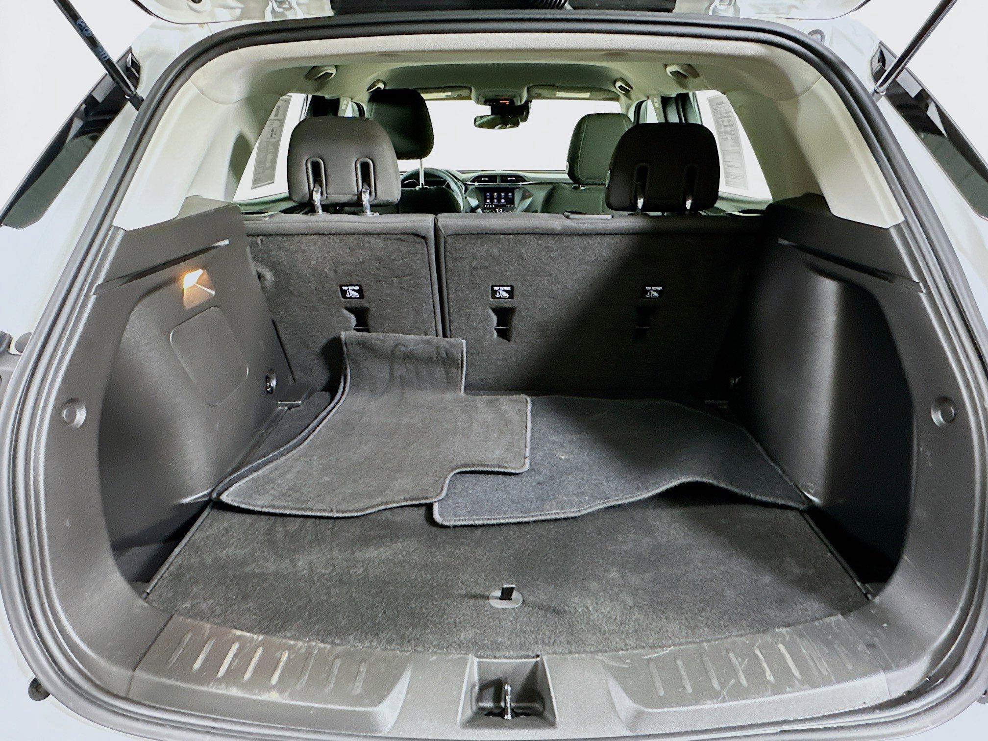 Used 2023 Chevrolet TrailBlazer LS FWD image 28