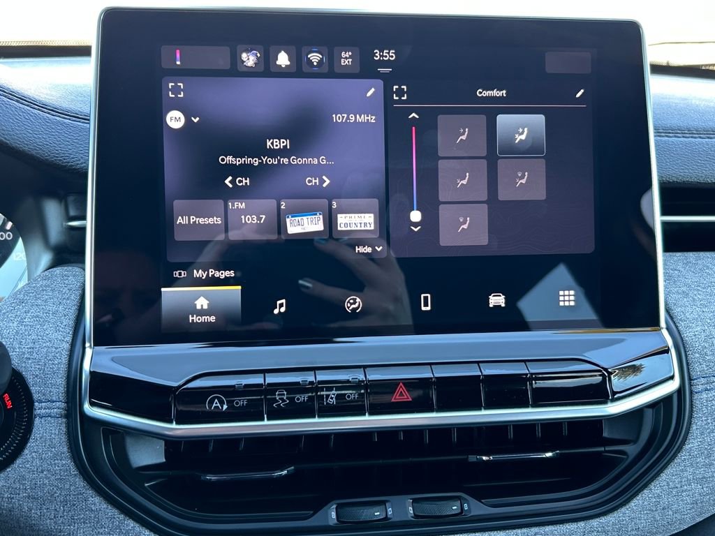 Used 2024 Jeep Compass Latitude image 12