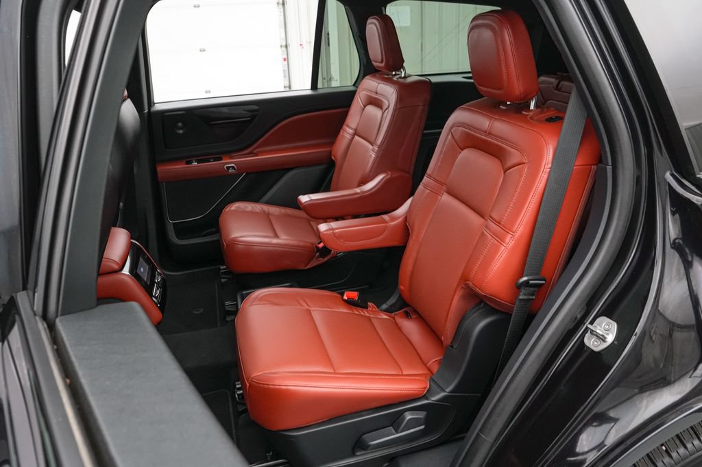 Used 2025 Lincoln Aviator Reserve w/ Jet Appearance Package AWD/4WD image 19