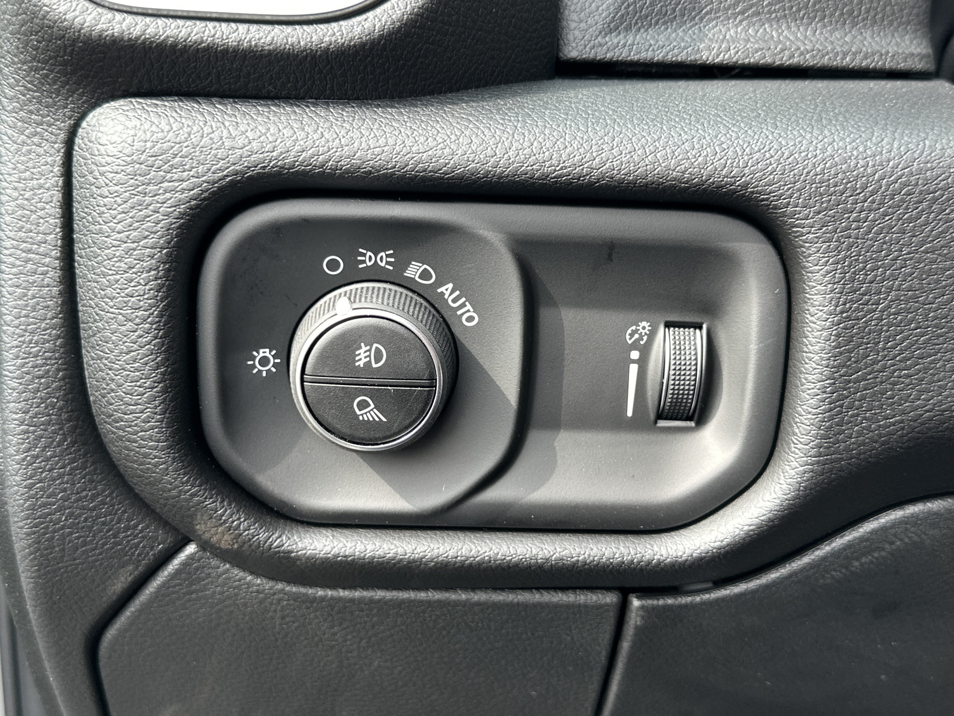 New 2027 RAM 2500 Big Horn AWD/4WD image 13