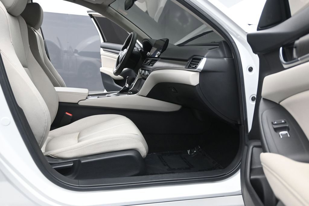 Used 2020 Honda Accord EX image 16