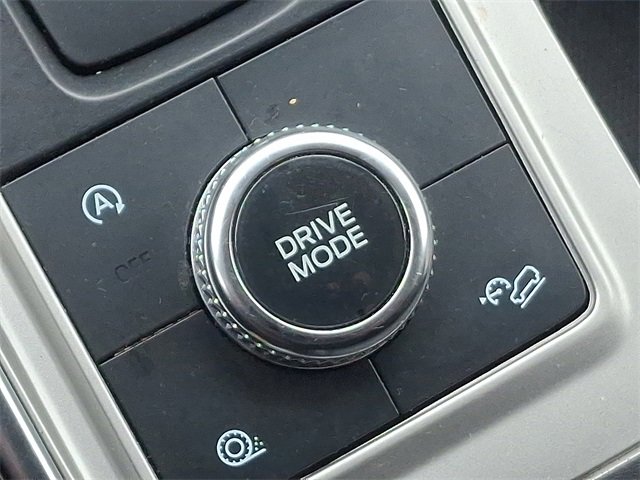 Used 2023 Ford Explorer XLT w/ Equipment Group 202A image 25