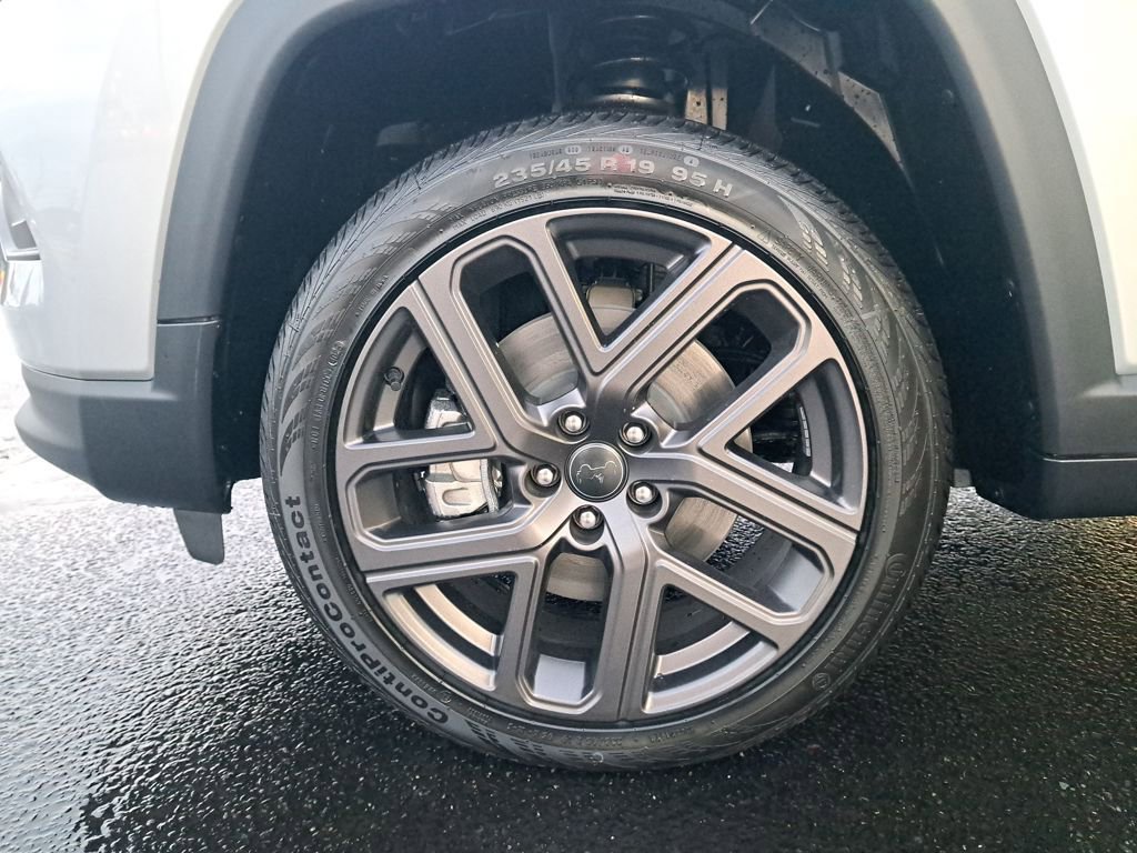 New 2026 Jeep Compass Latitude image 29