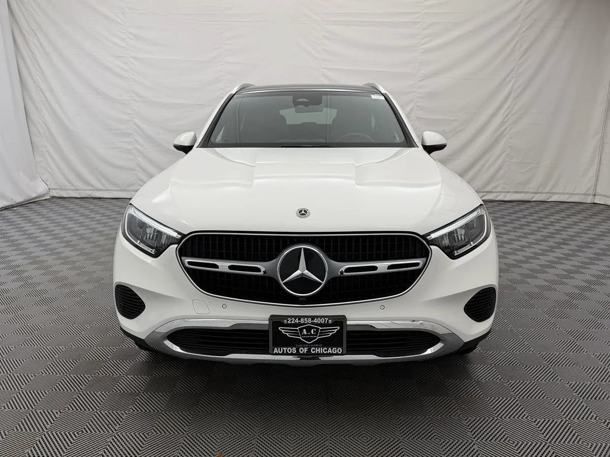 Used 2024 Mercedes-Benz GLC 300 4MATIC image 2