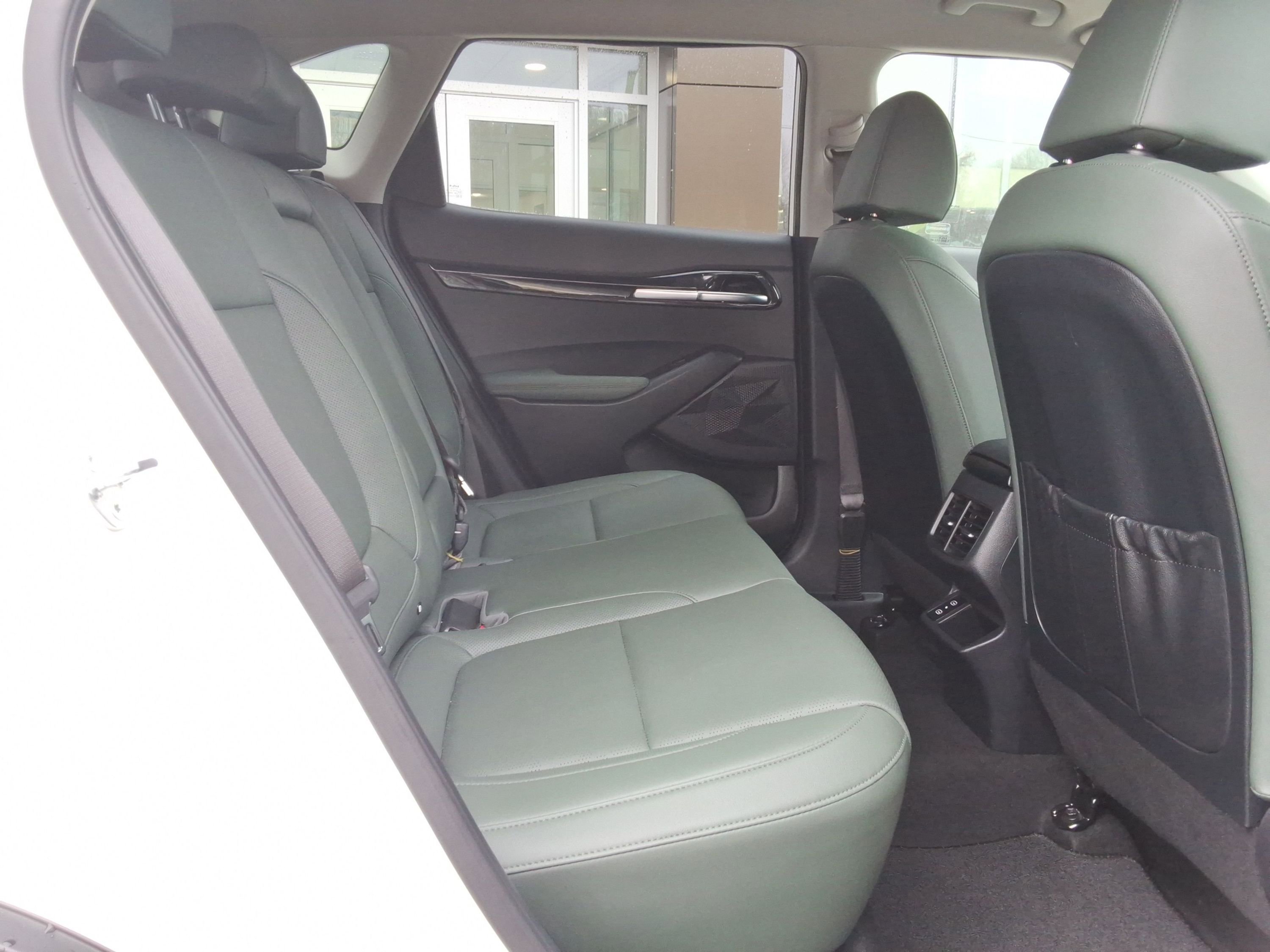 Used 2024 Kia Seltos SX image 33