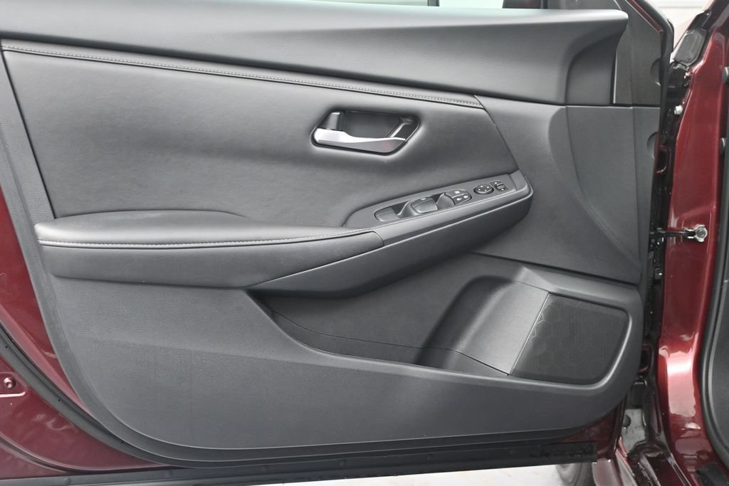 Used 2024 Nissan Sentra SV FWD image 9