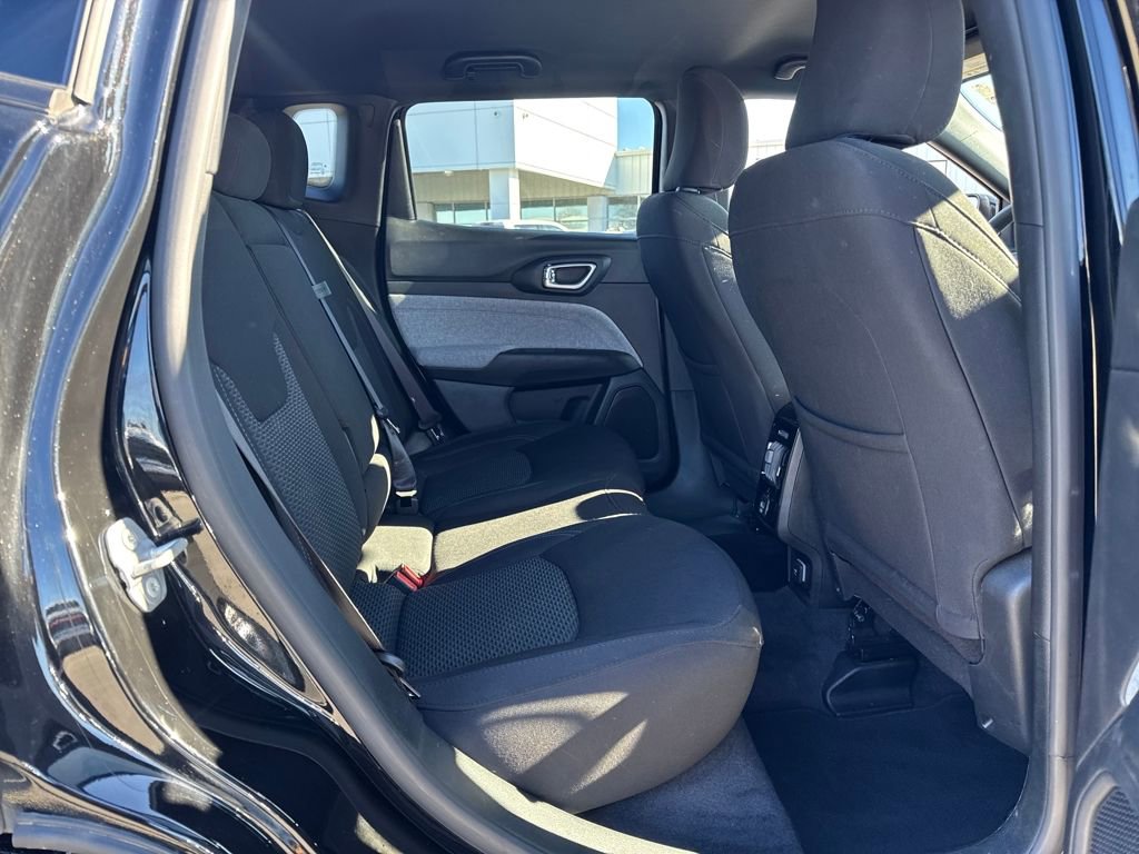 Used 2023 Jeep Compass Sport image 12