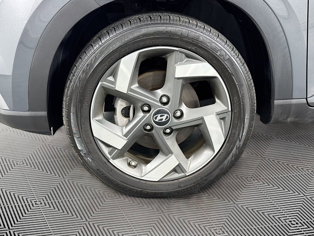 Used 2024 Hyundai Venue SEL image 30
